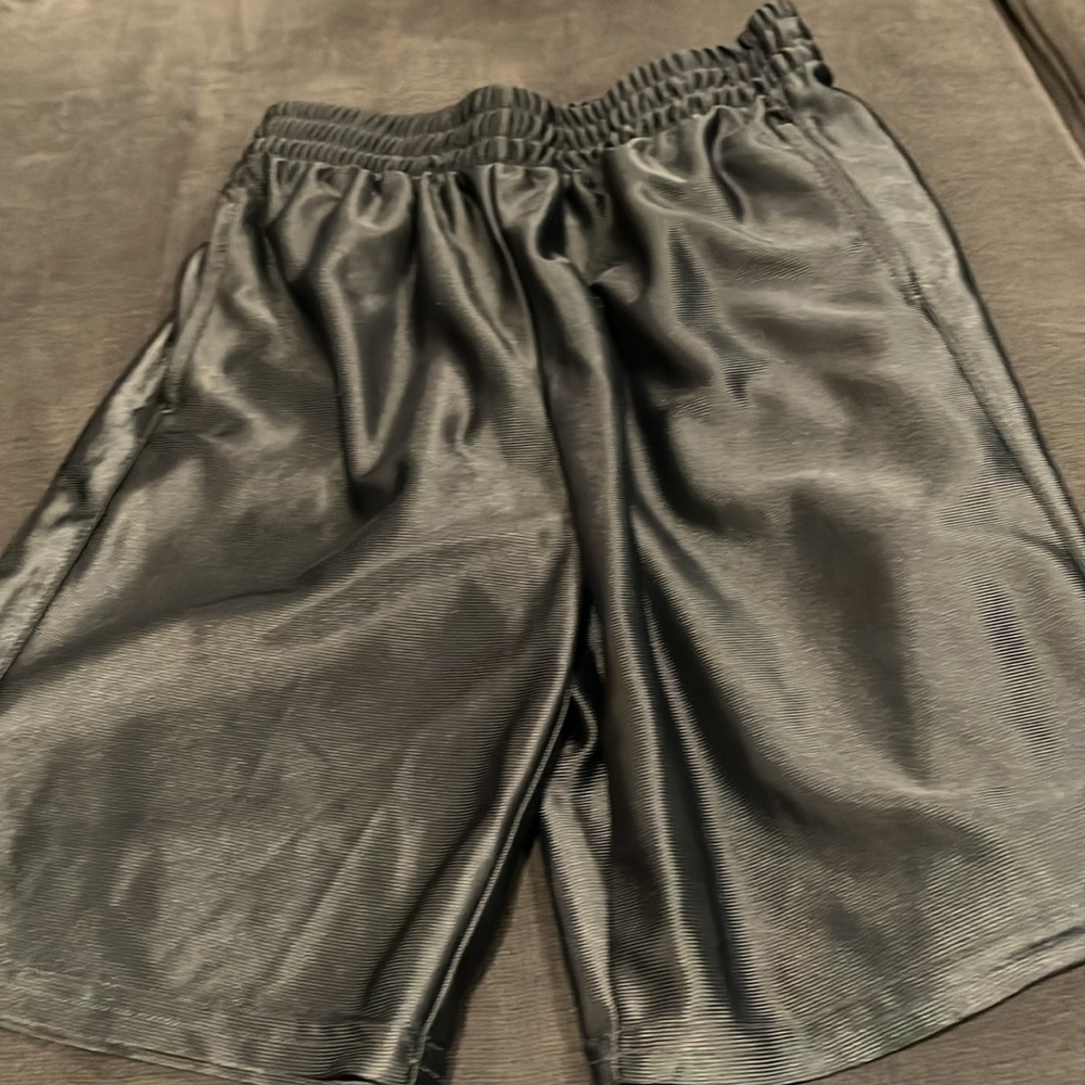 Boys Shorts Set of 6. Athletic, Puma & 365 Kids Garanimals. All 6-7. - Picture 6 of 14